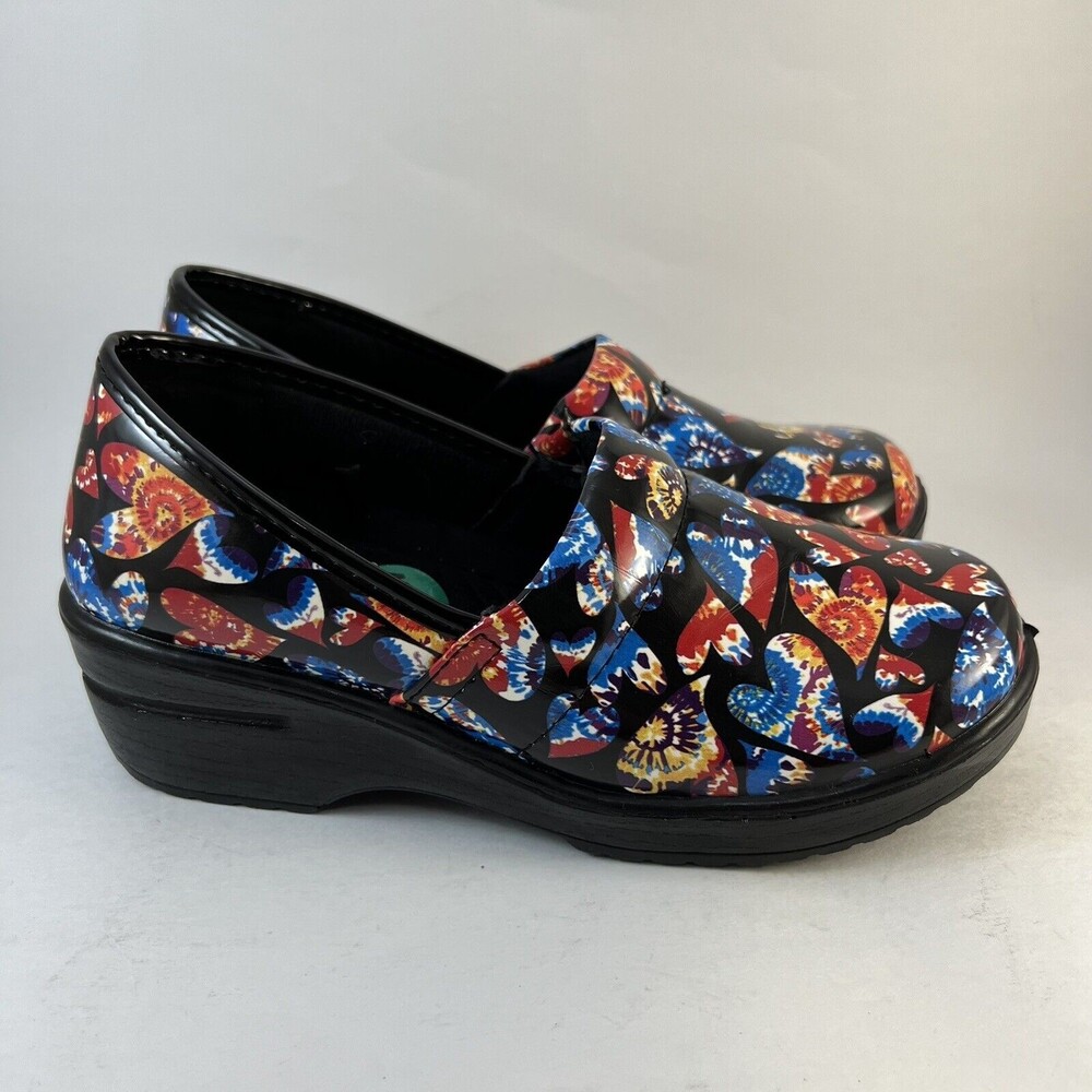 Easy Works By Easy Street Laurie 7.5 Clogs Tie Dye Hearts Slip Resistant NWOT